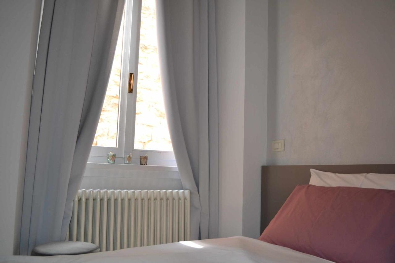 Lantica Torre Appartement Riva del Garda Buitenkant foto
